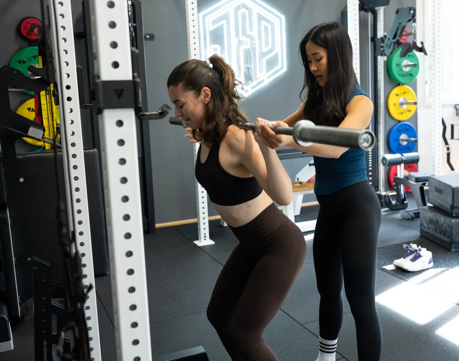 Personal Coaching mit Langhantel in der Squat School Basel